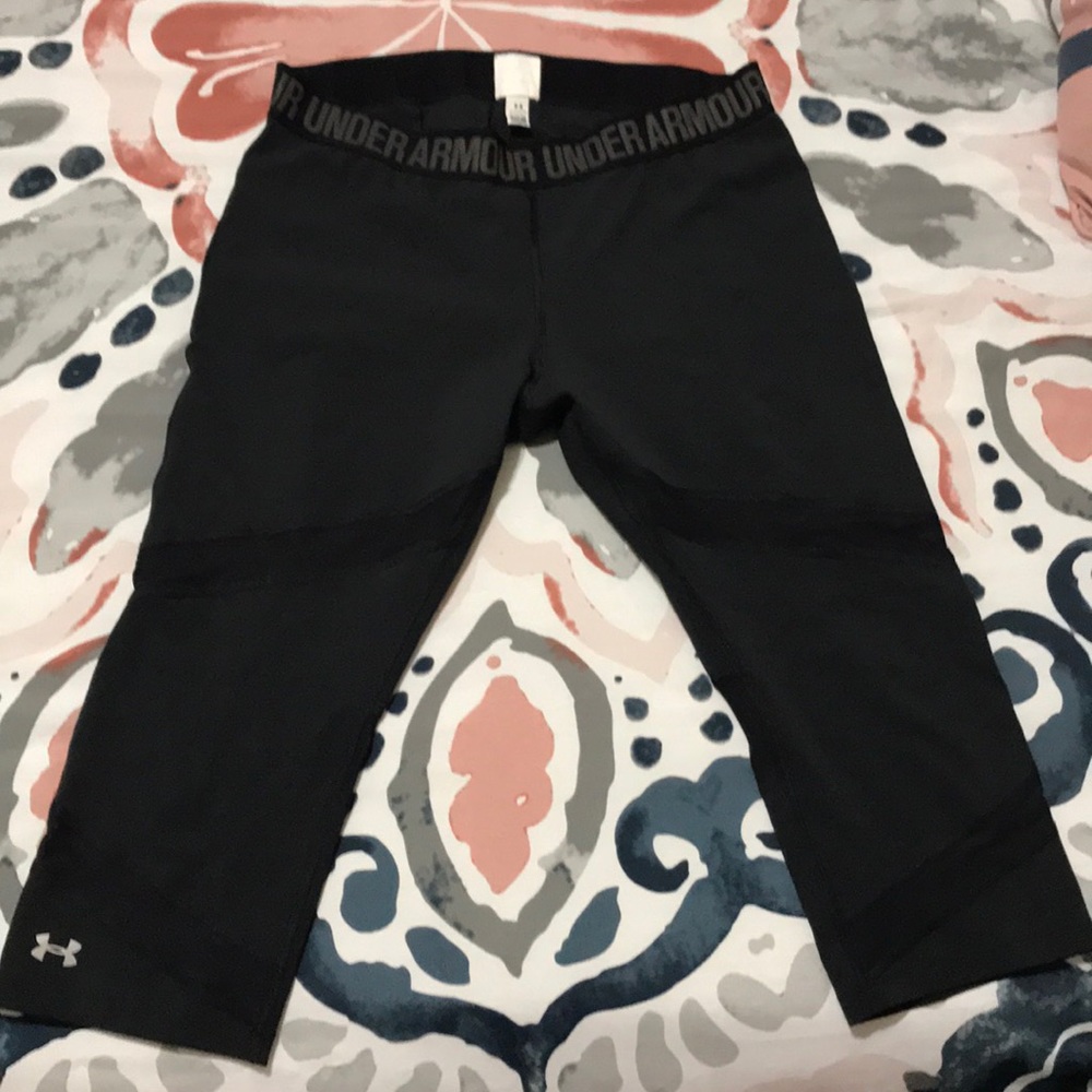 EUC Under Armour Crop Leggings